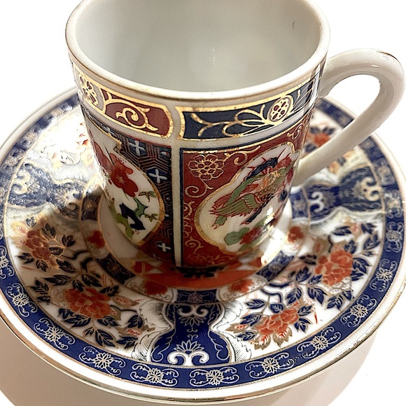 ESTATE VTG TRADITIONAL ASIAN MINIATURE TEA CUP SAUCER RICH COLOR GOLD ACCENT EUC